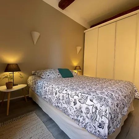 Les 12 Sables Apartment *